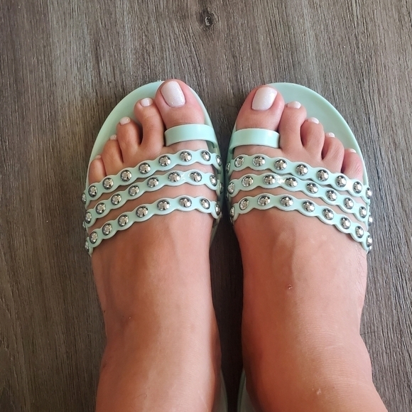 Vince camuto Edolyn Studded Toe Loop Slide Sandal - Picture 3 of 13